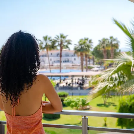 Lykia Botanika Fun & Club