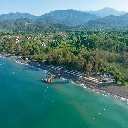 Lykia Botanika Fun & Club 4*