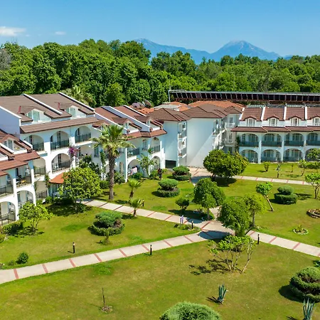 Lykia Botanika Fun & Club ホテル 4*