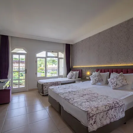 ホテル Lykia Botanika Fun & Club 4*