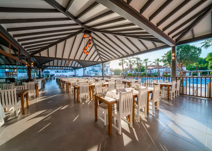 Lykia Botanika Fun & Club 4*