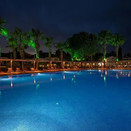 Lykia Botanika Fun & Club 4*