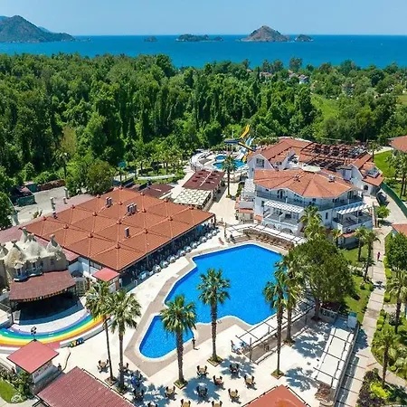 里基亚植物园海滩娱乐&俱乐部度假酒店 4*
