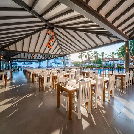 Lykia Botanika Fun & Club 4*