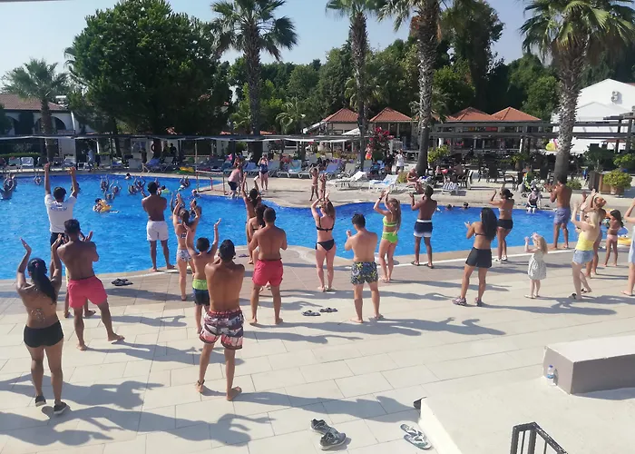 Lykia Botanika Fun & Club 4*