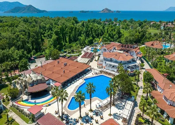 Lykia Botanika Fun & Club 4*