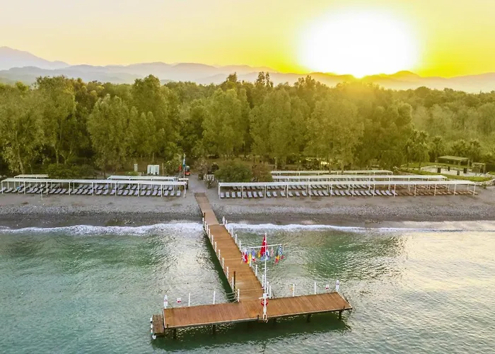 Lykia Botanika Fun & Club 4*