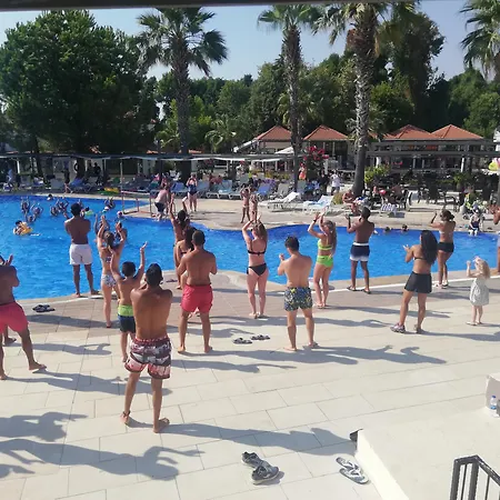 Lykia Botanika Fun & Club 4*