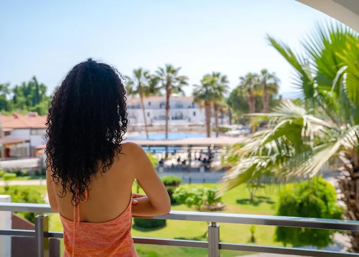 Lykia Botanika Fun & Club