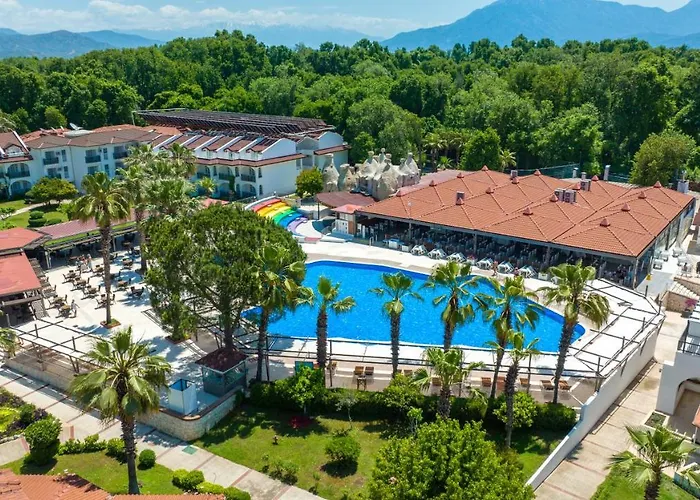 Lykia Botanika Fun & Club 4*